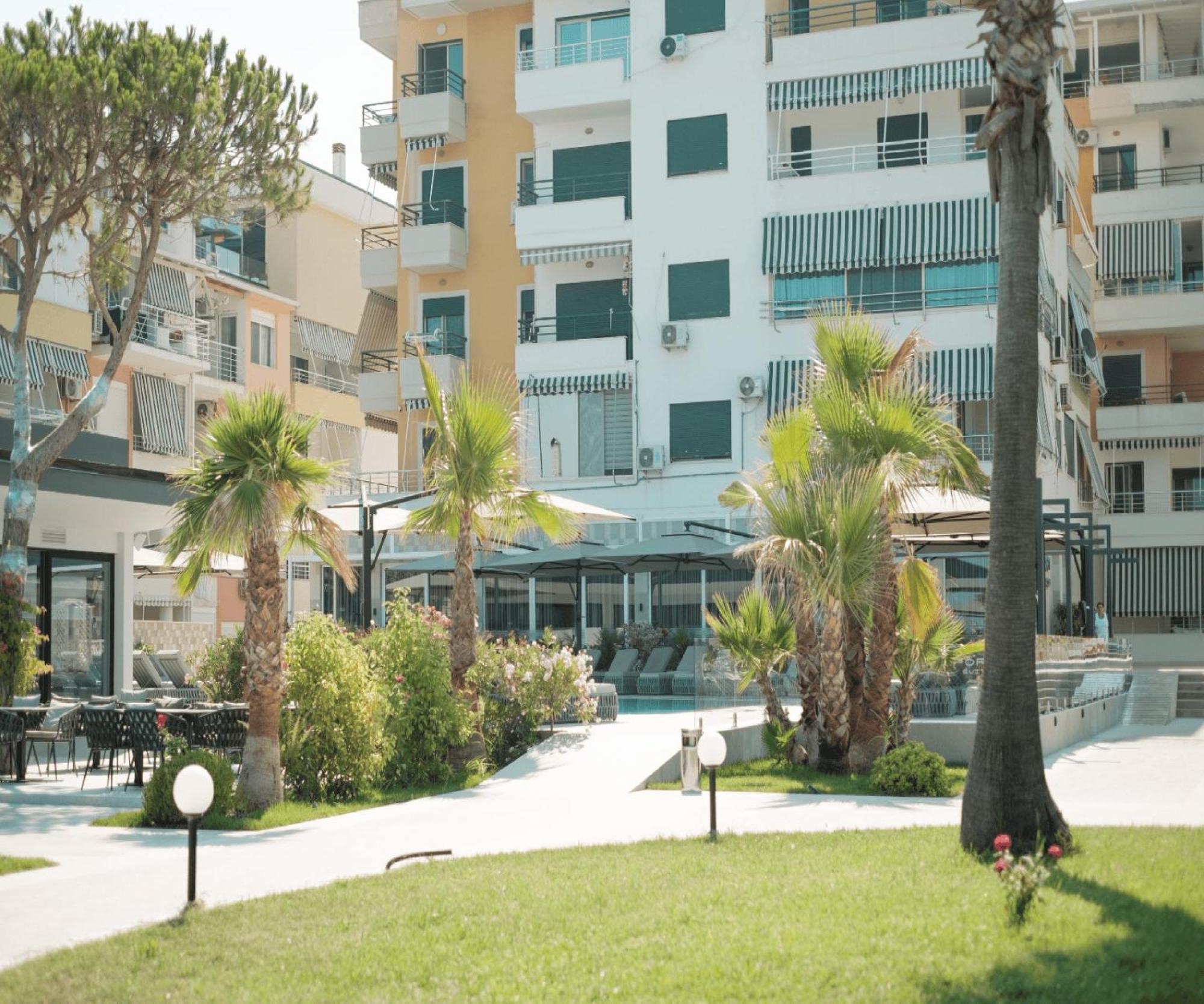 Comfort Suites Golem  Esterno foto